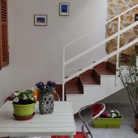 A Due Passi Dal Mare Apartment *